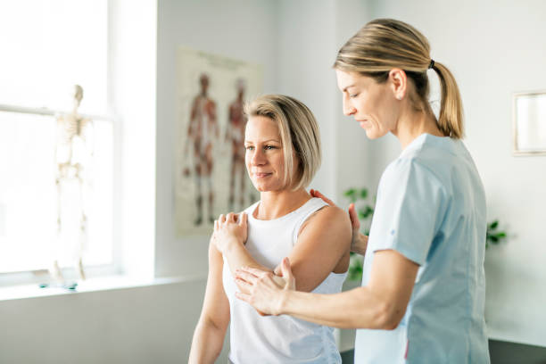 Female Chiropractors at Veeva Clinics